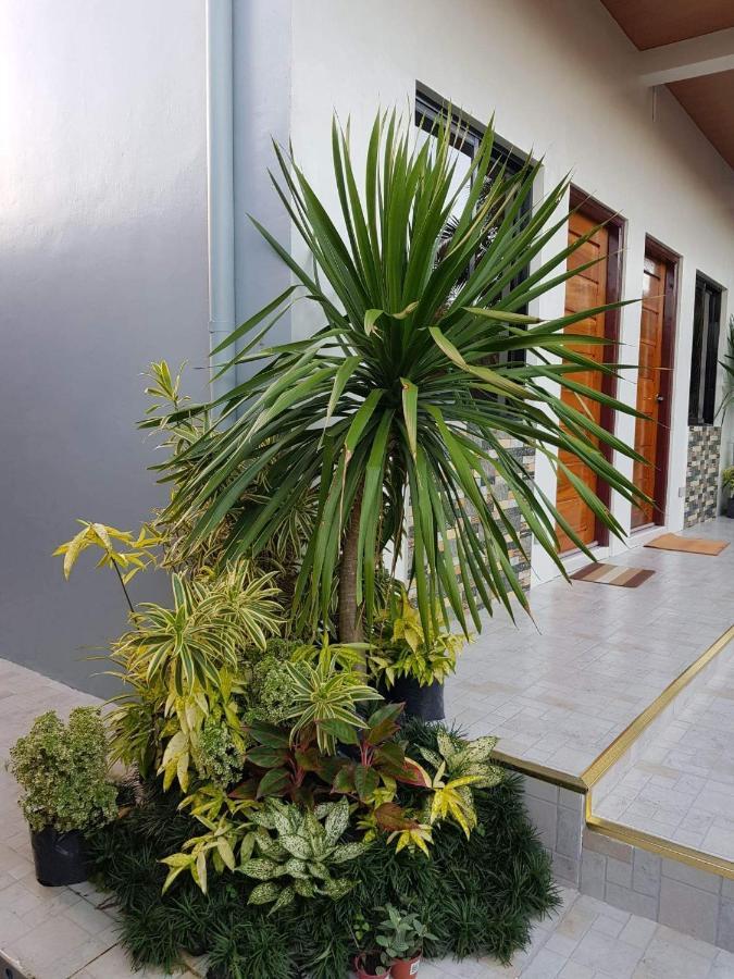 Flb Apartelle Los Banos Los Banos  Exterior foto